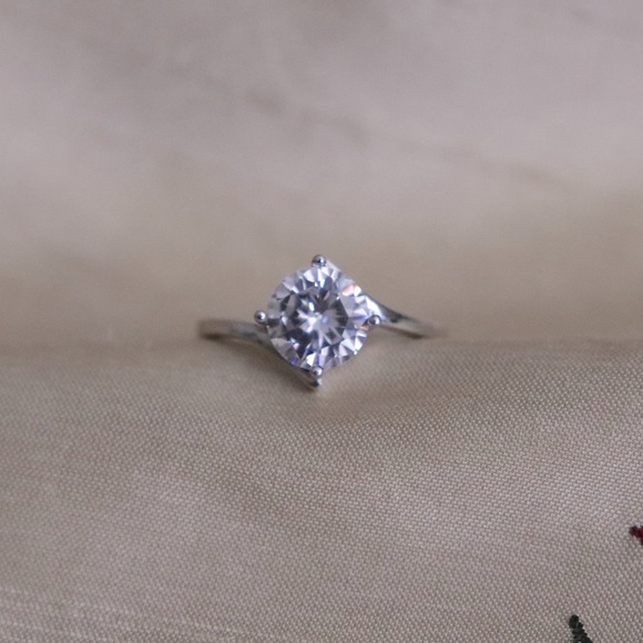 Sterling Silver 925 Cubic Zirconia Ring - Size 7 - Picture 3 of 7